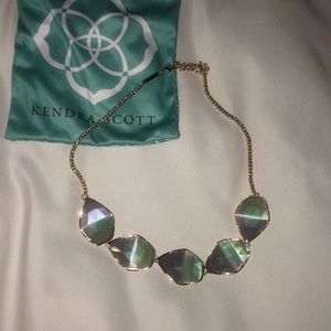 💗Kendra Scott 5 stone iridescent necklace 💗